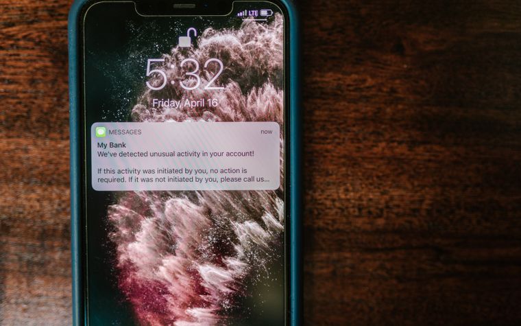 A bank alert on a smartphone screen